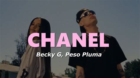 chanel letra peso pluma.